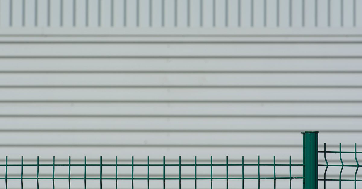 Creative Designs Using Timber Fencing in Your Backyard